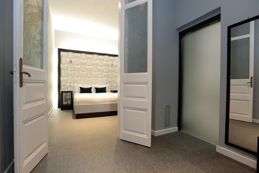 Amra Gran Via Guest house Barcelona